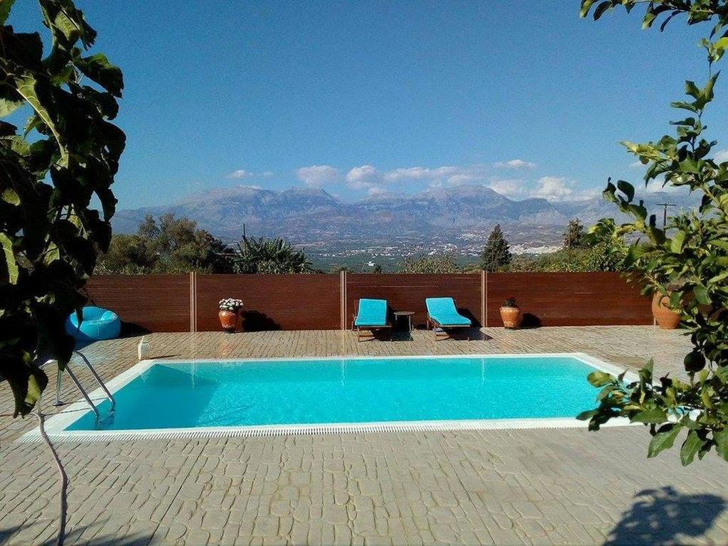 House Veggera - Private Swimming Pool Country house Pombia